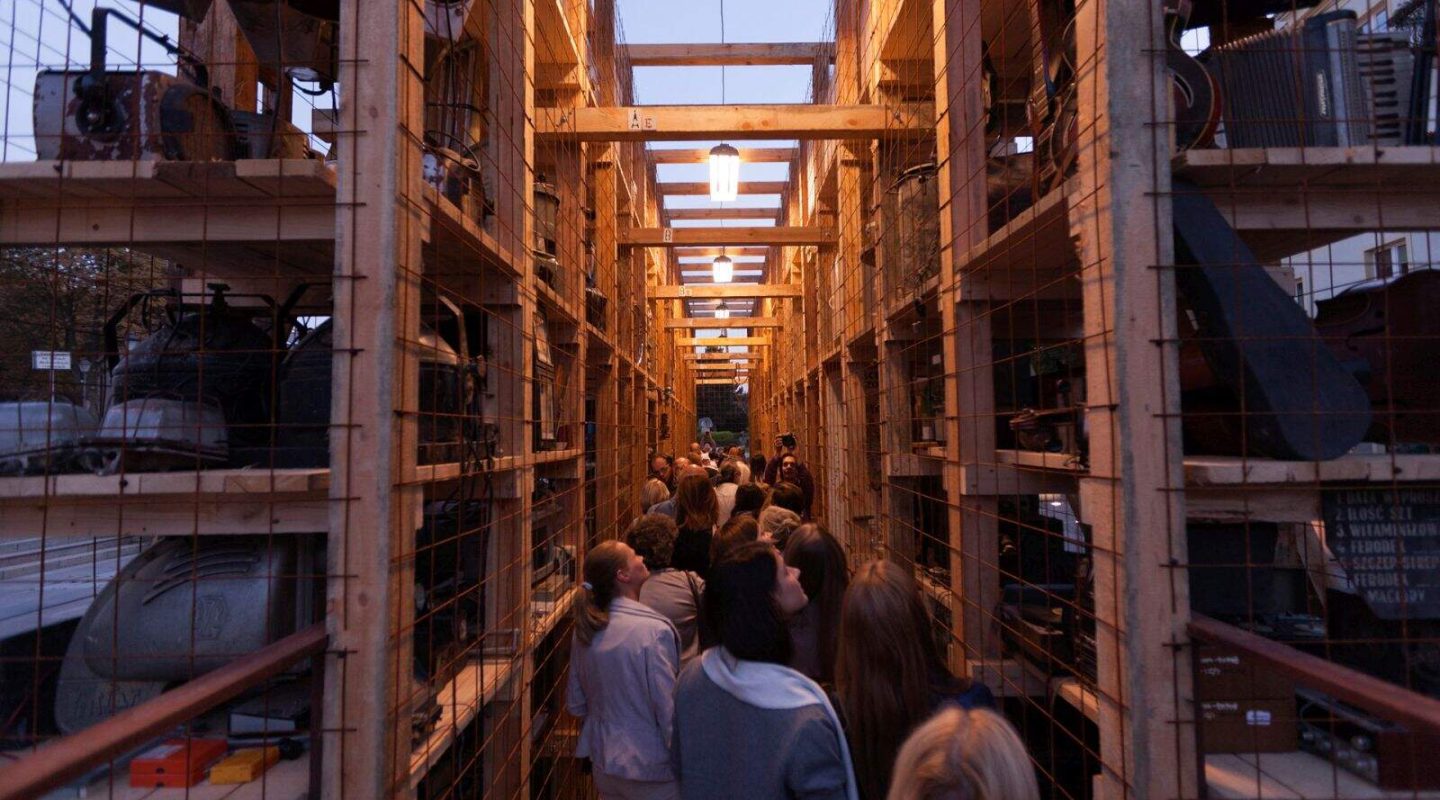 Robert-Kusmiroski_Teznia-sztuka-w-przestrzeni-publicznej_2014-1